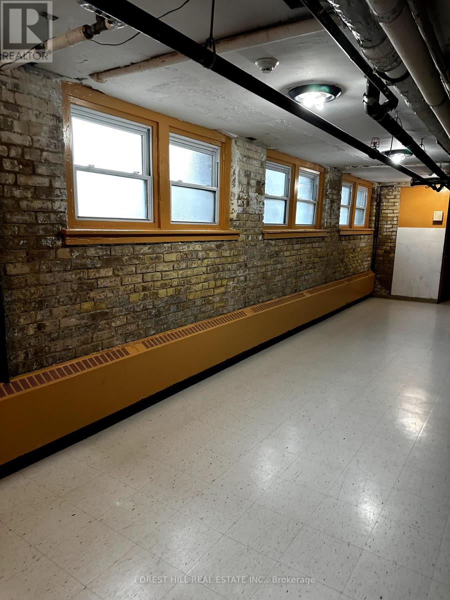 LOWER – 525 BLOOR STREET E