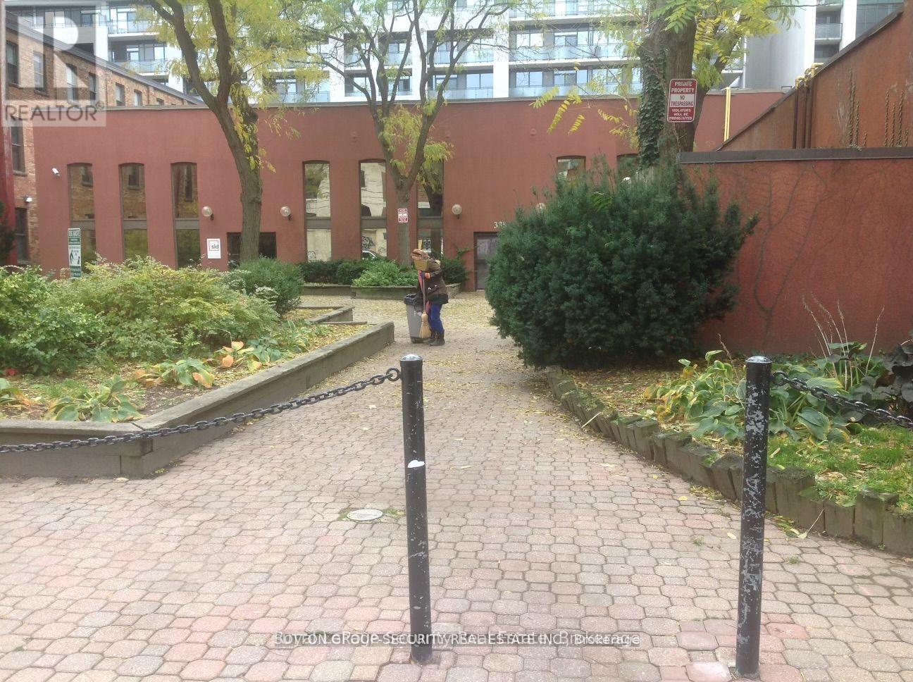 E5 – 381 RICHMOND STREET E