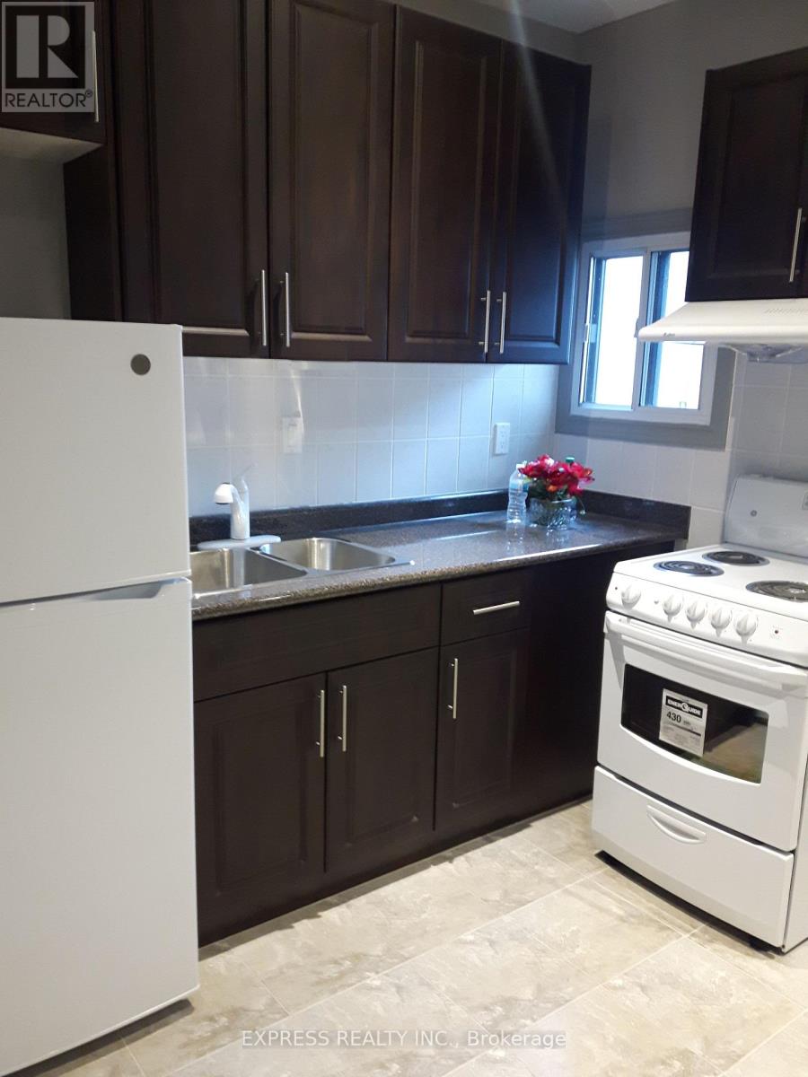 UPPER – 304 BROADVIEW AVENUE E
