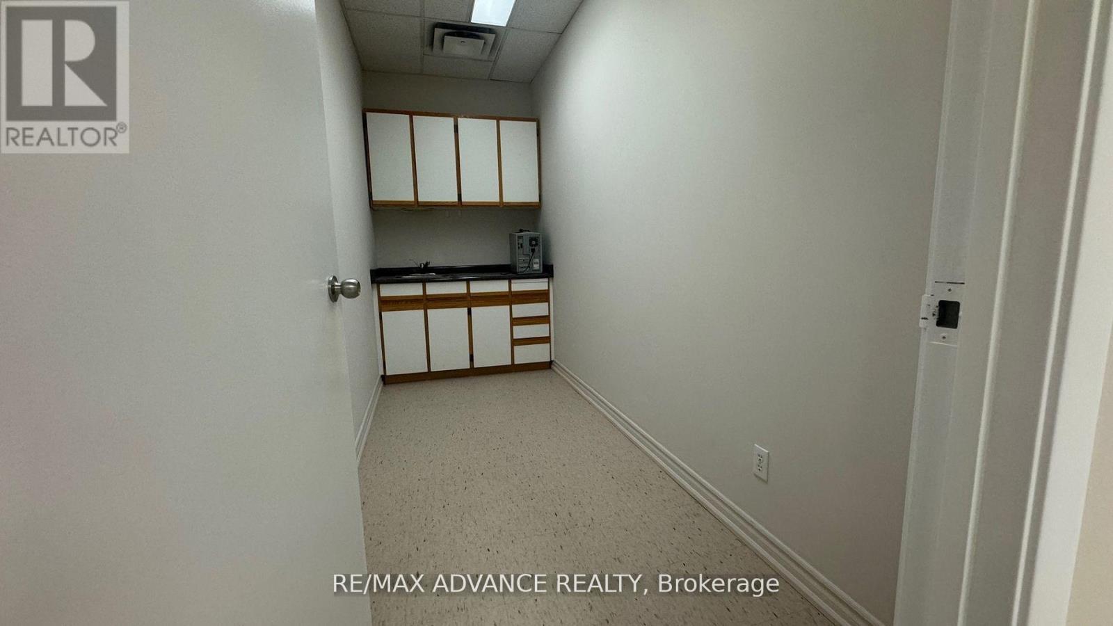 UNIT 6 – 4245 SHEPPARD AVENUE E