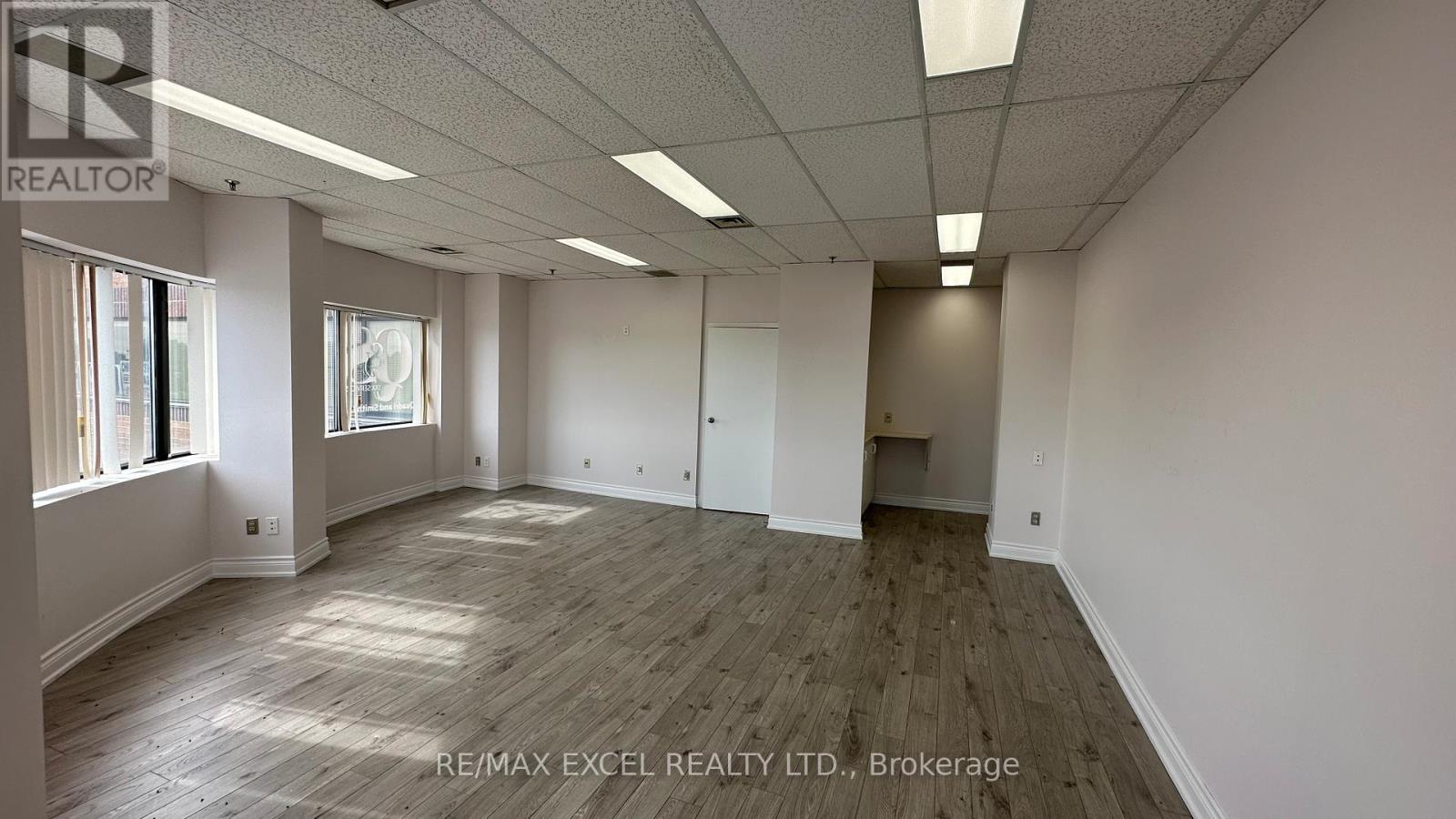403B – 3090 KINGSTON ROAD