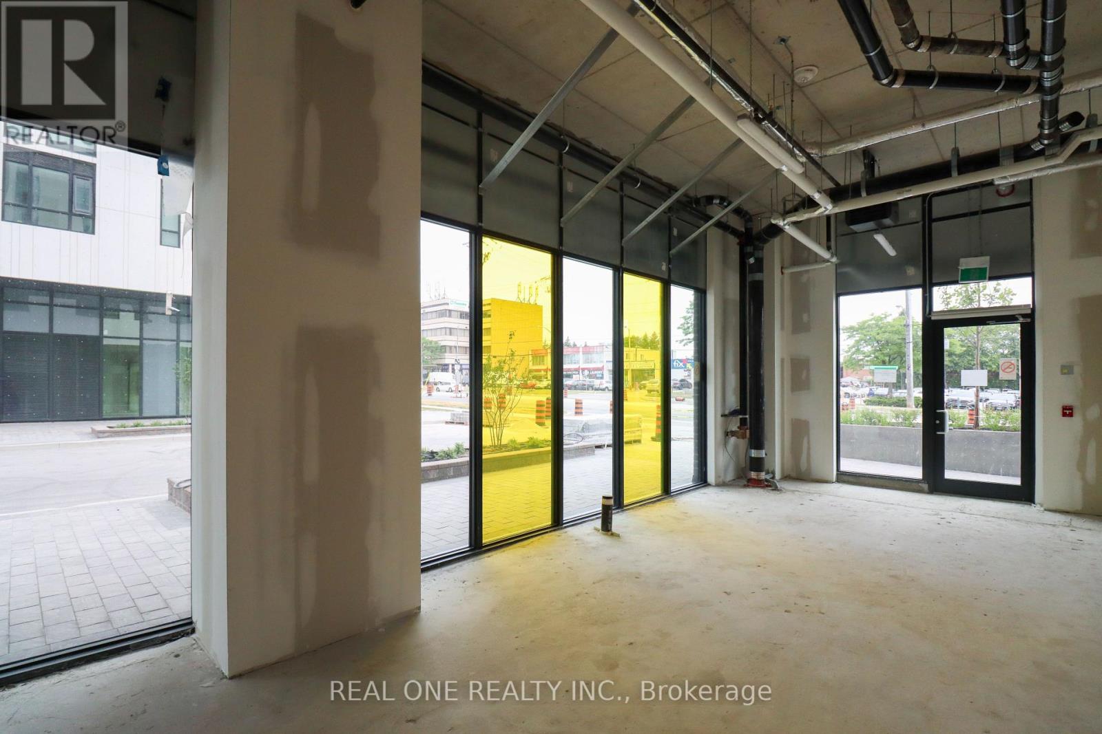 R01 – 3431 SHEPPARD AVENUE E