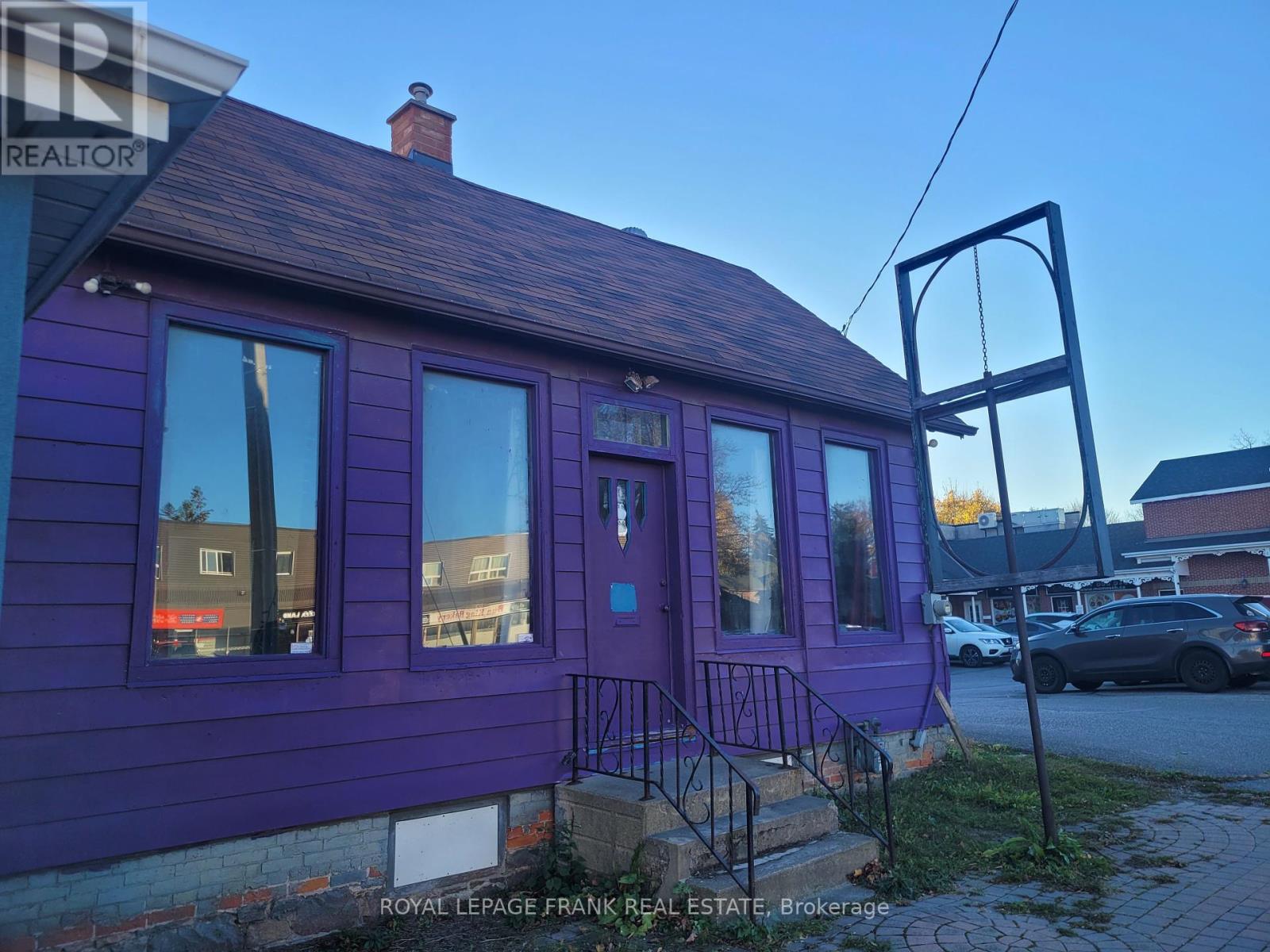 139-141 KING STREET E