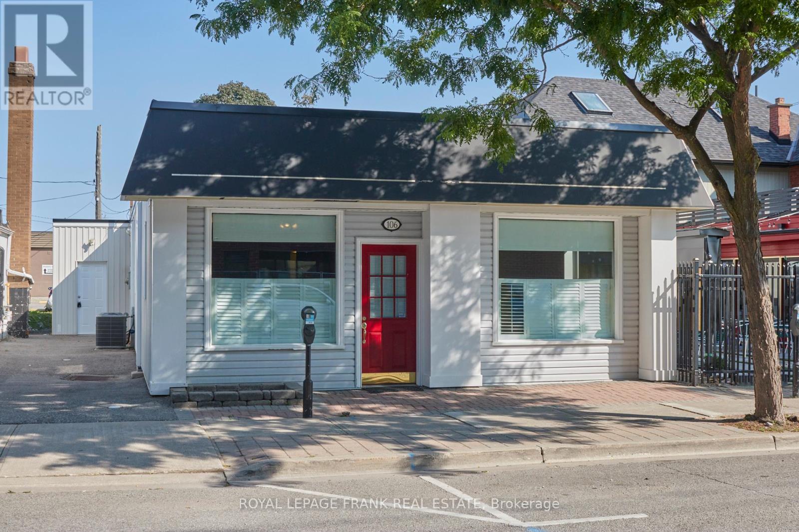 106 COLBORNE STREET E