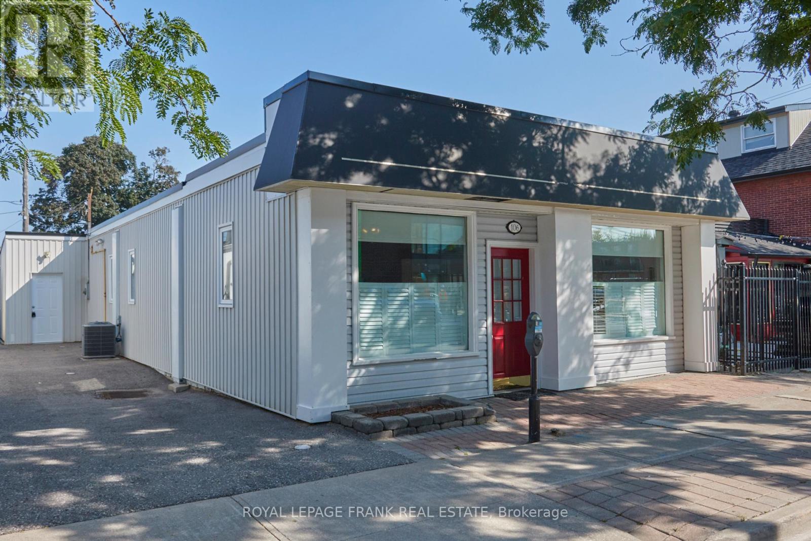 106 COLBORNE STREET E