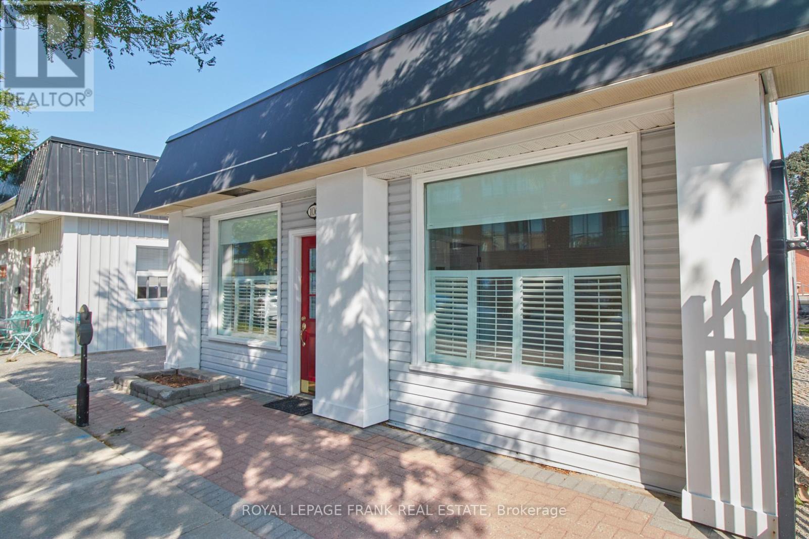 106 COLBORNE STREET E