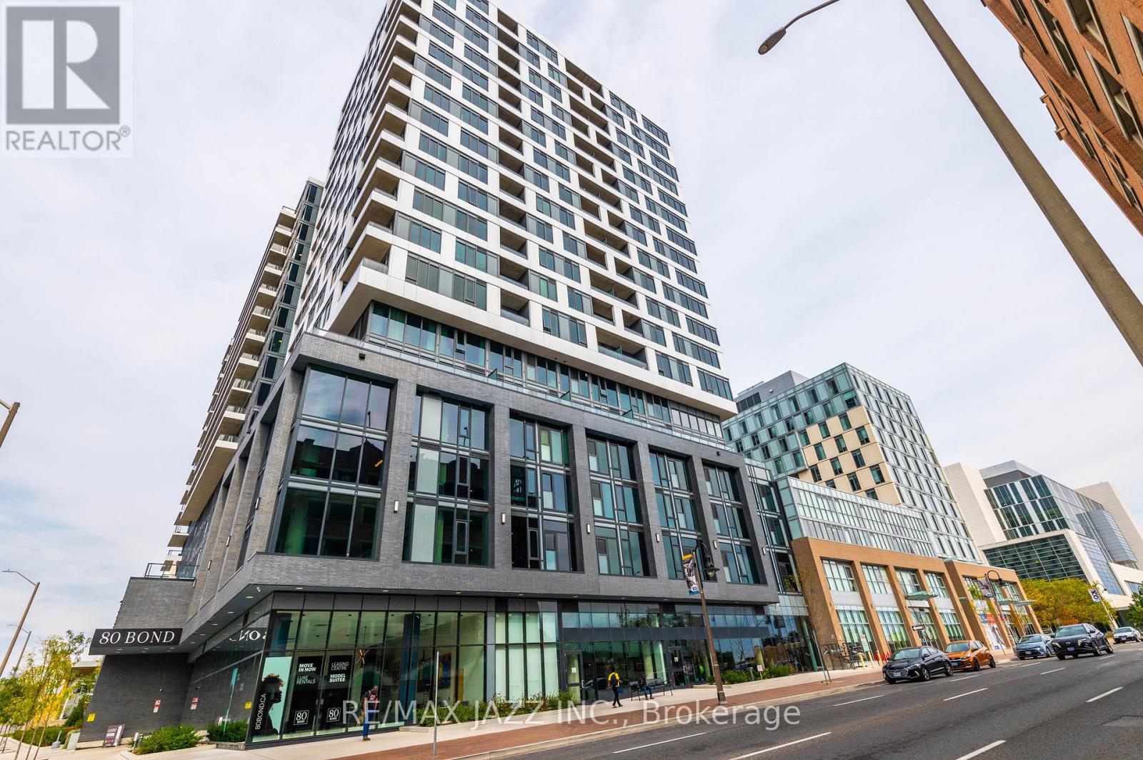 1B – 100 BOND STREET E