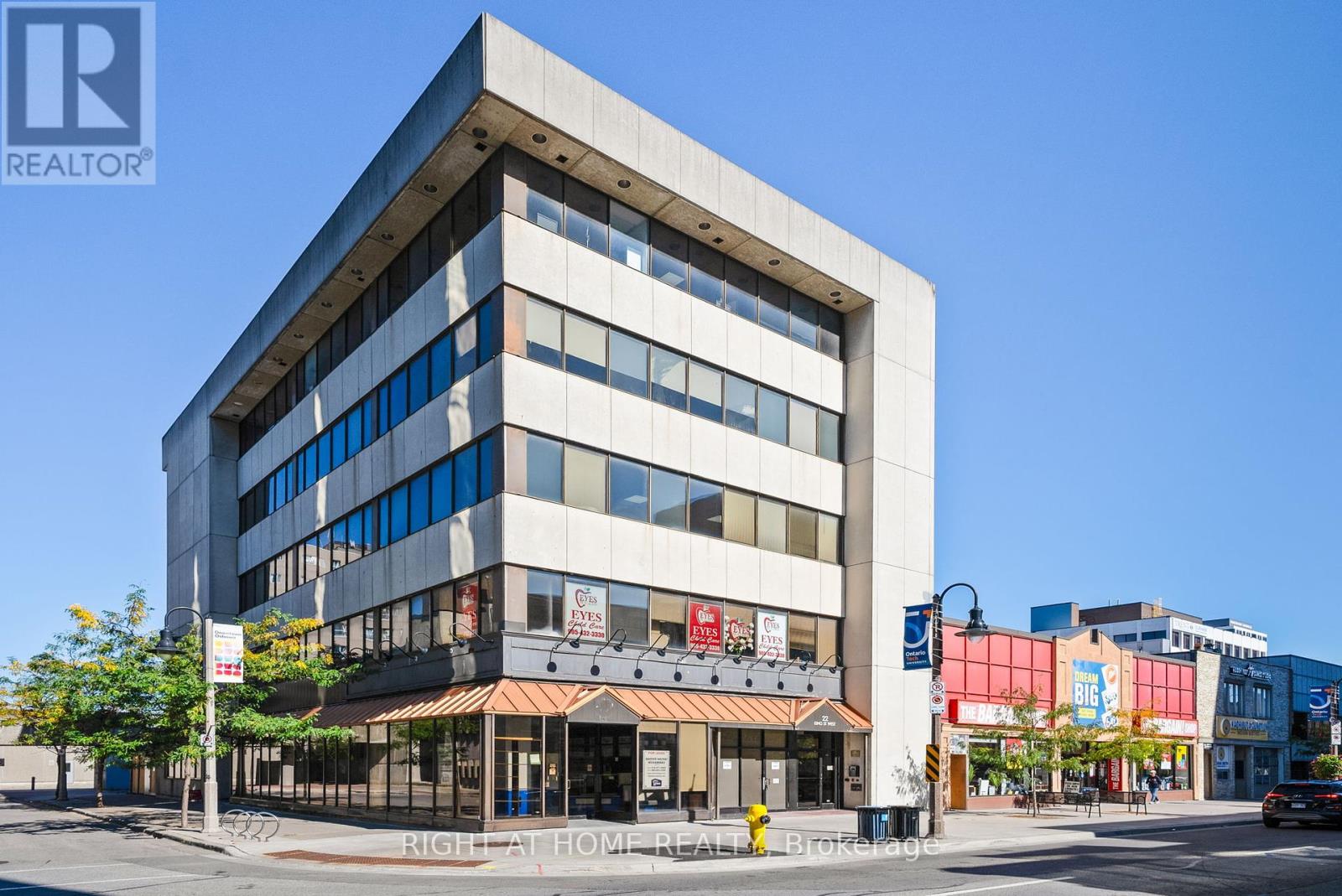 101 – 22 KING STREET W