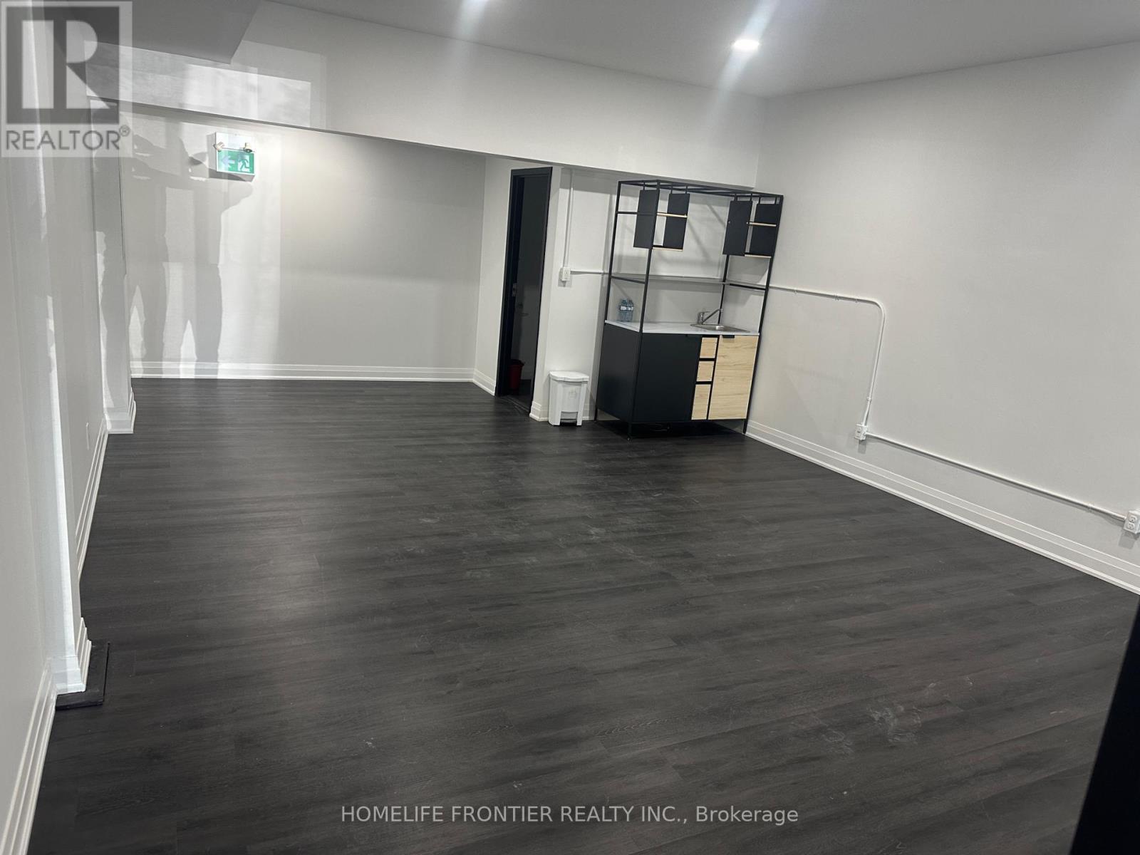 1703 VICTORIA PARK AVENUE