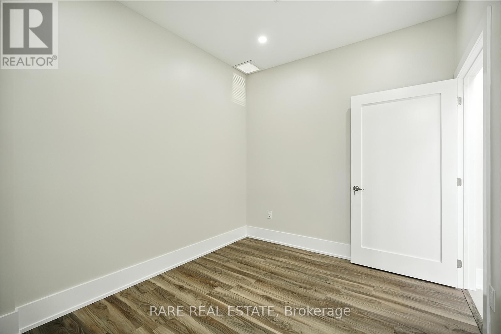 25 – OFFICE 1 – 462 TAUNTON ROAD W