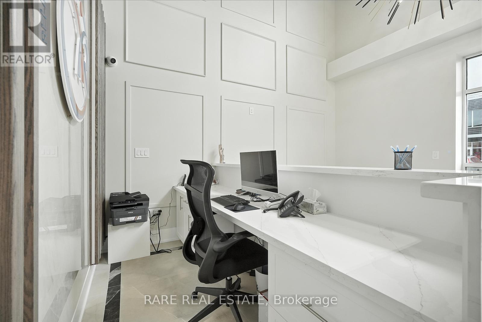 25 – OFFICE 1 – 462 TAUNTON ROAD W