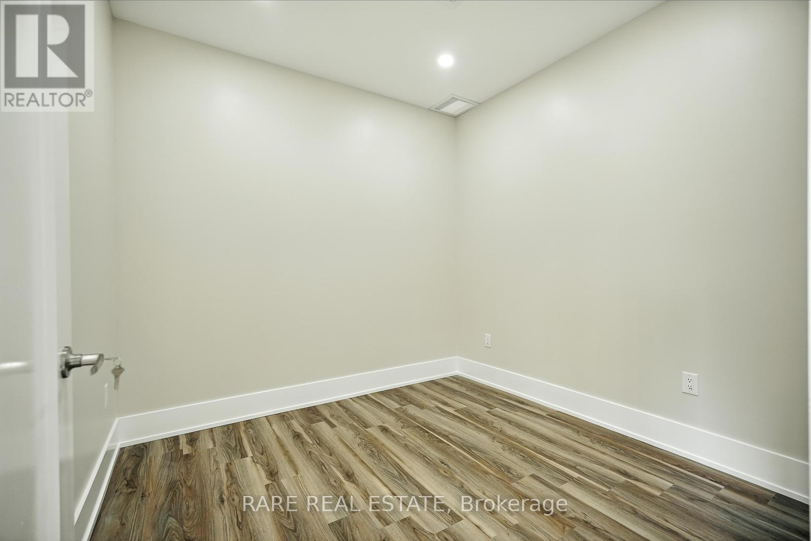 25 – OFFICE 2 – 462 TAUNTON ROAD W