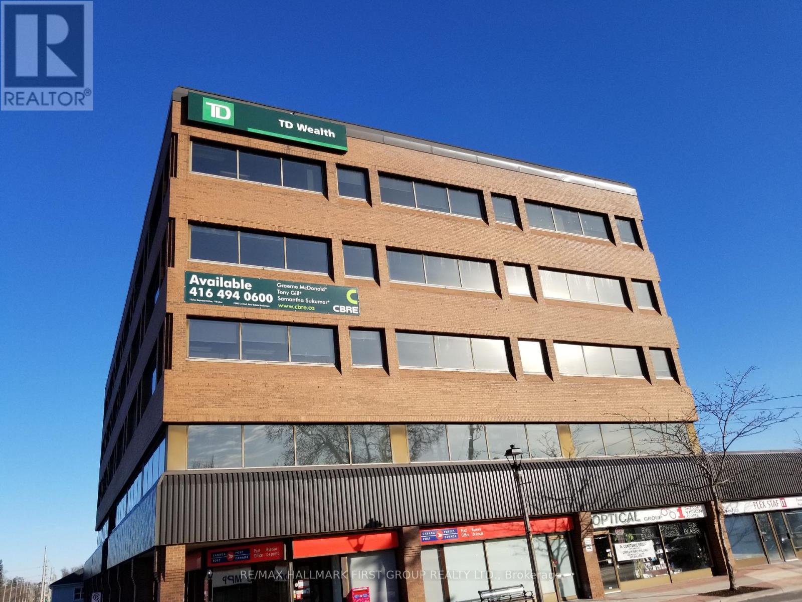 #8 – 209 DUNDAS STREET E