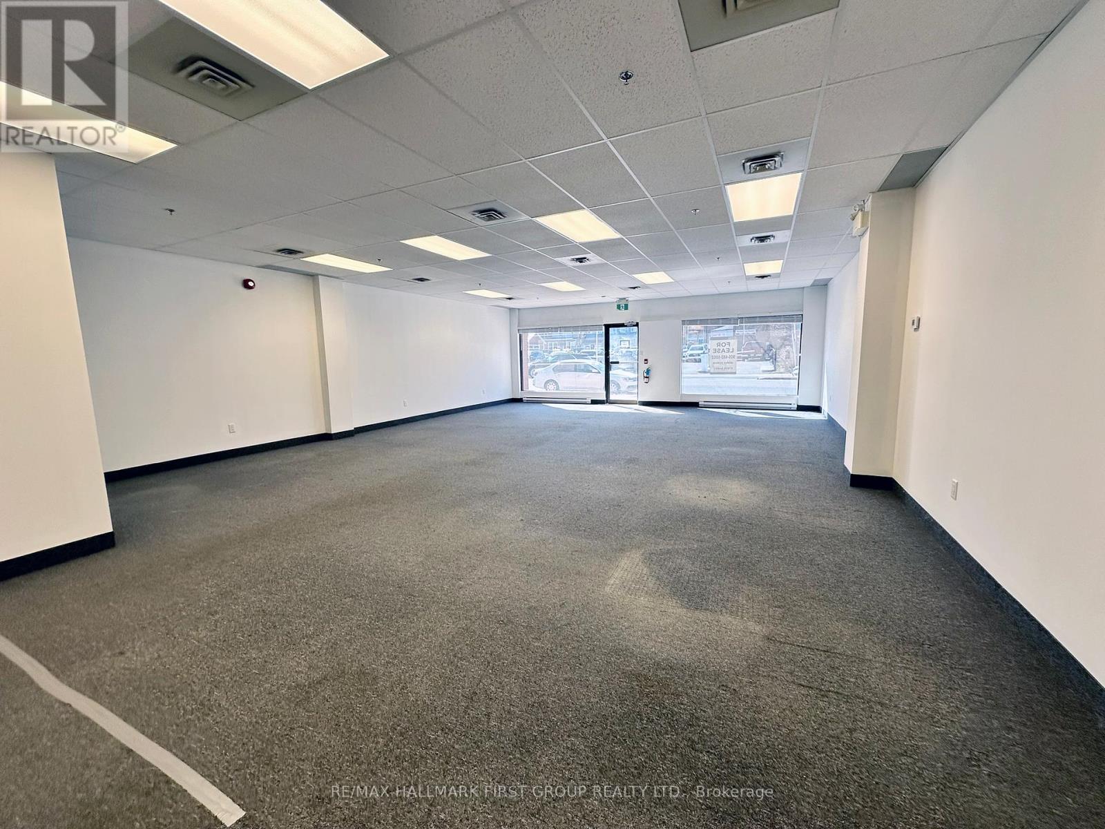 #8 – 209 DUNDAS STREET E