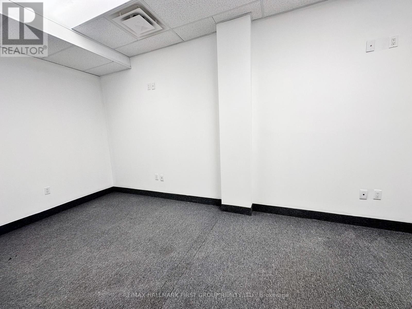 #8 – 209 DUNDAS STREET E