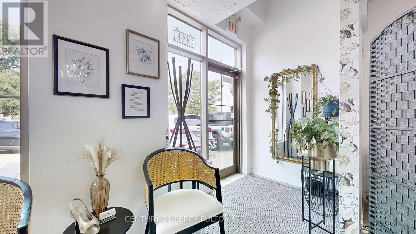 3 – 3100 BROCK STREET N