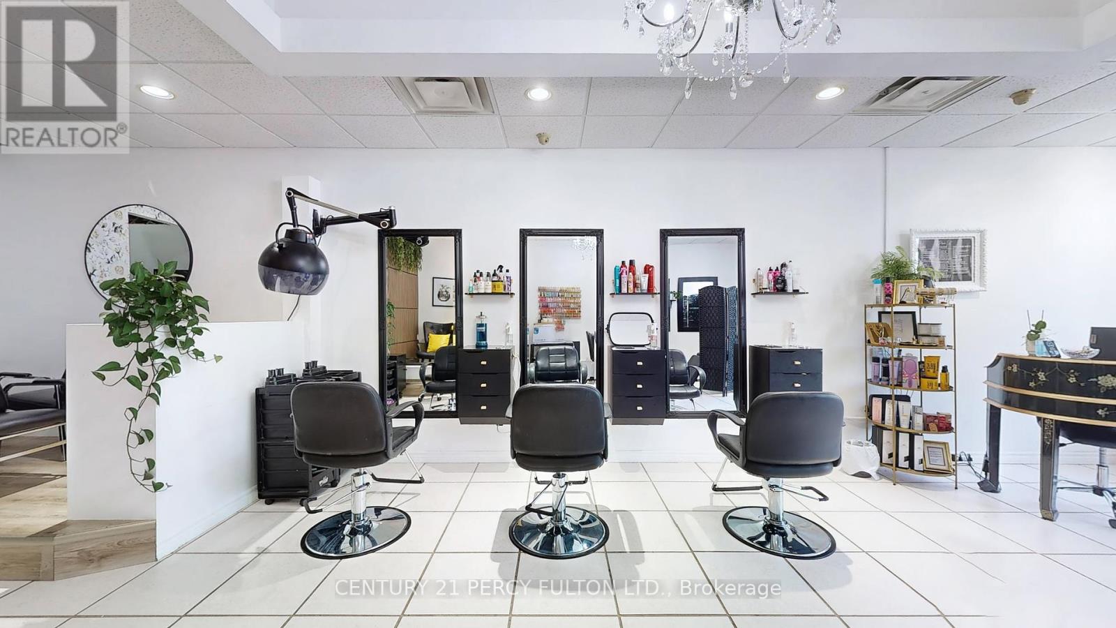 3 – 3100 BROCK STREET N