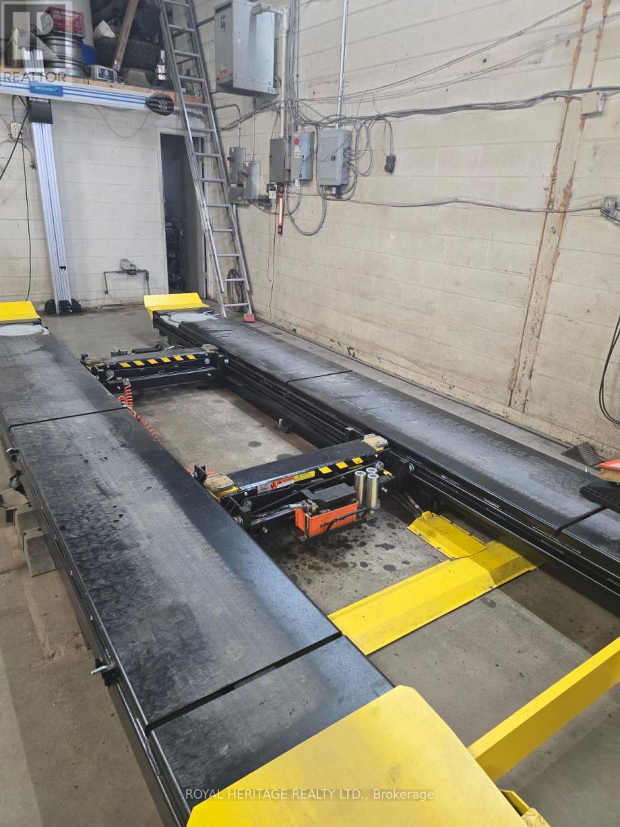 415 MACKENZIE AVENUE