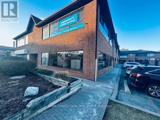 102B – 114 DUNDAS STREET E