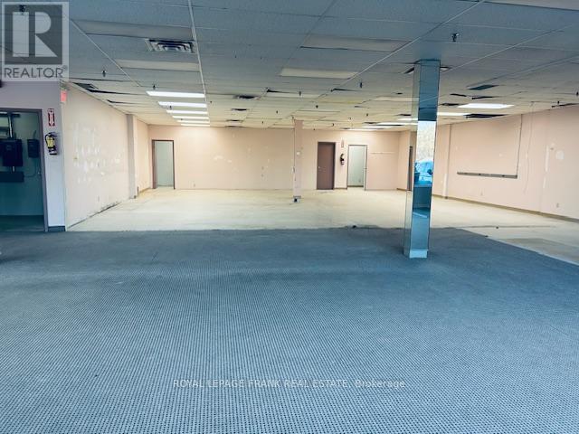 102B – 114 DUNDAS STREET E