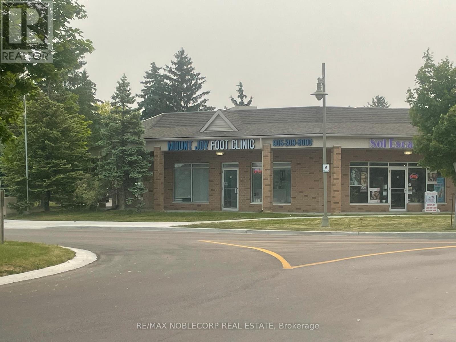 9 – 5 SWAN LAKE BOULEVARD
