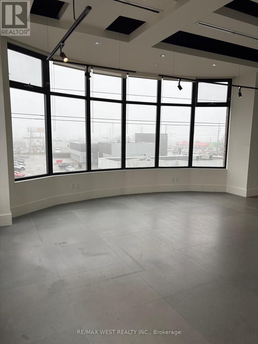 307-308 – 10376 YONGE STREET