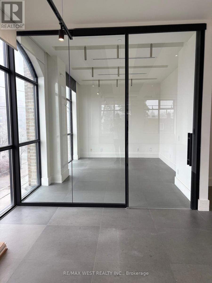 307-308 – 10376 YONGE STREET