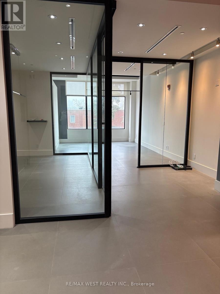 307-308 – 10376 YONGE STREET