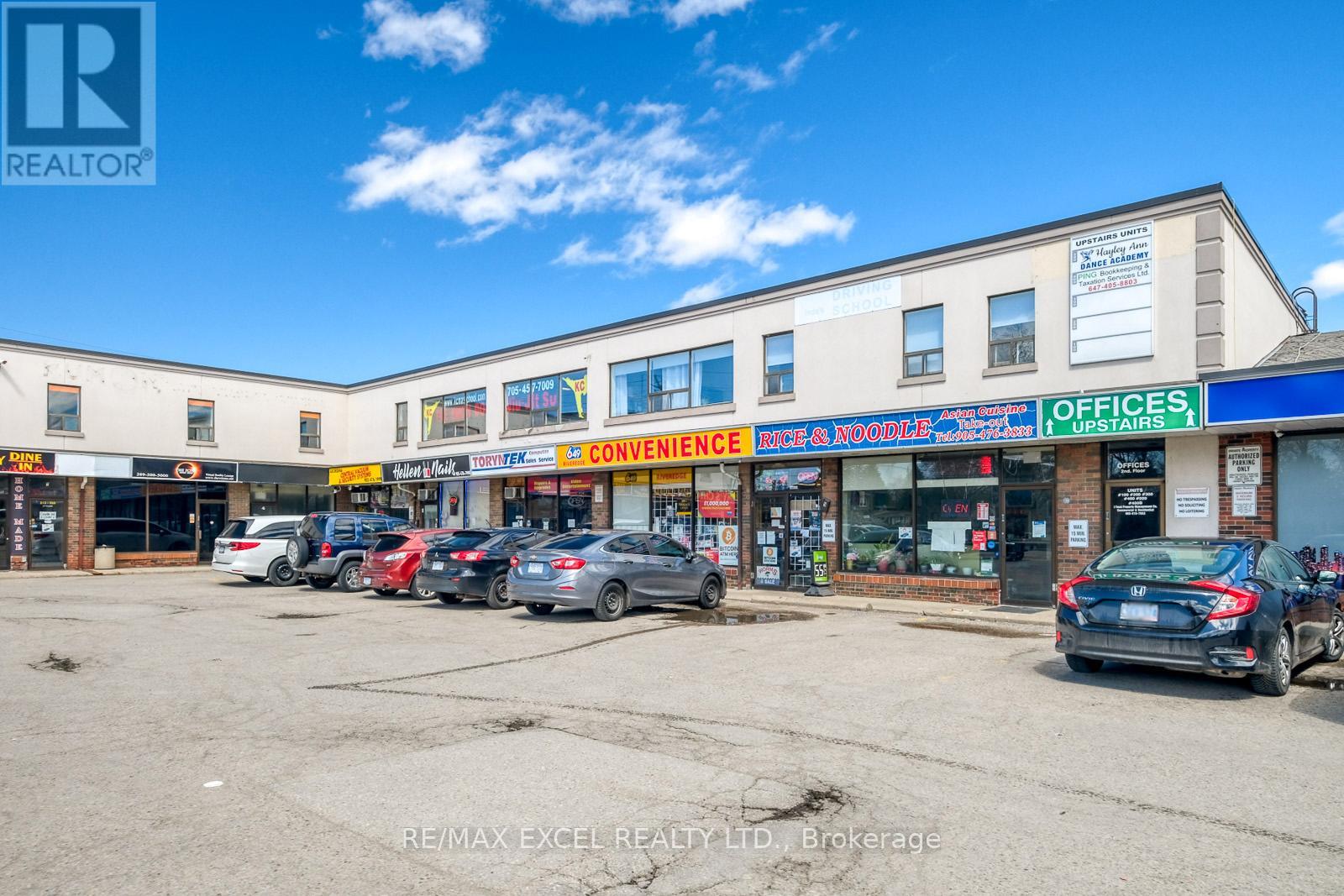 9 – 213 THE QUEENSWAY ROAD S