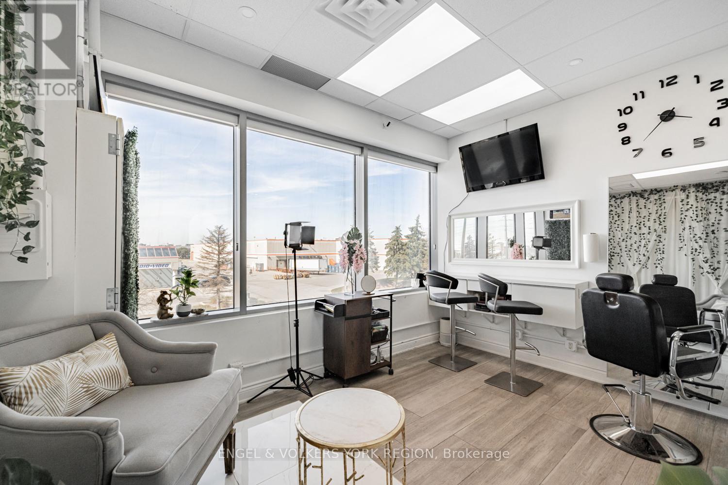 231 – 7777 WESTON ROAD