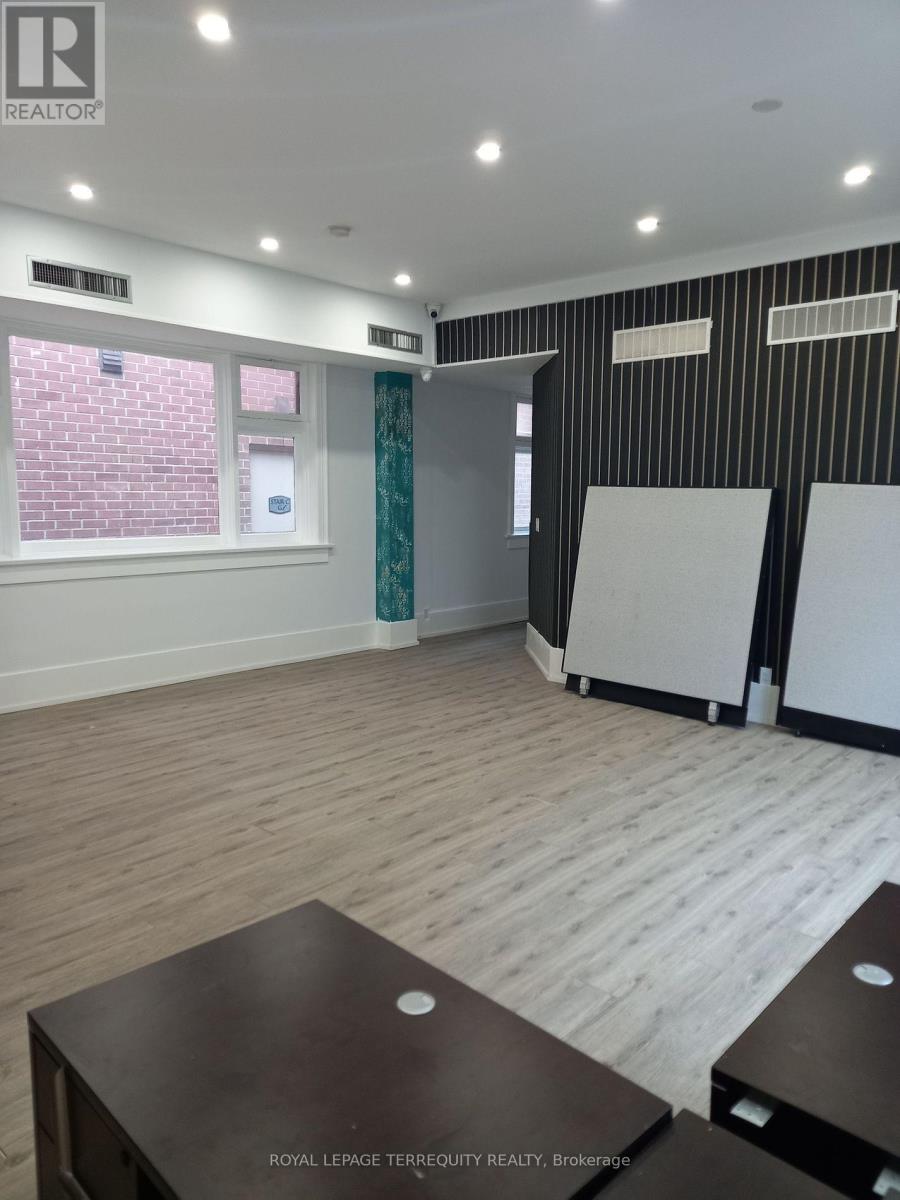 #2 – 10111 YONGE STREET