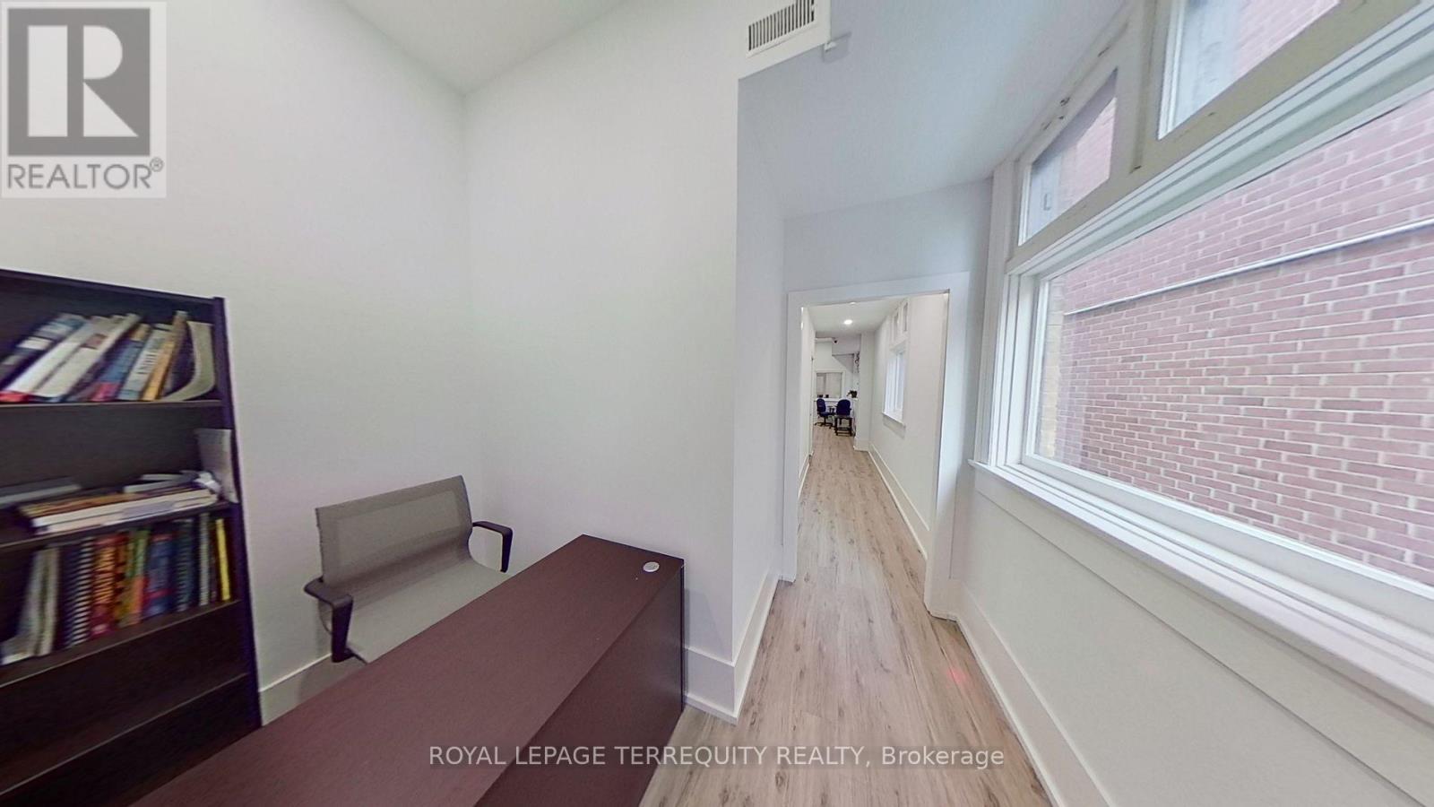 #2 – 10111 YONGE STREET