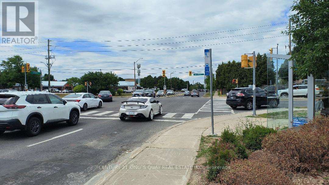 UNIT 4 – 7475 MCCOWAN ROAD