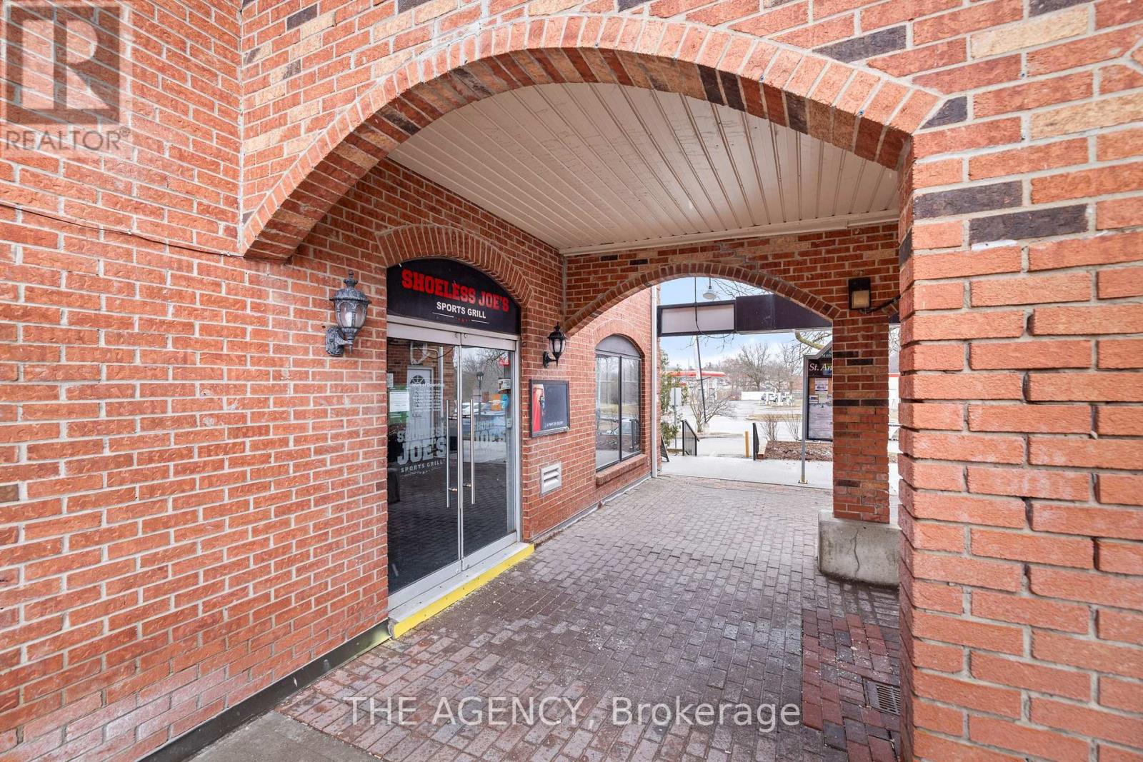28 – 2 ORCHARD HEIGHTS BOULEVARD