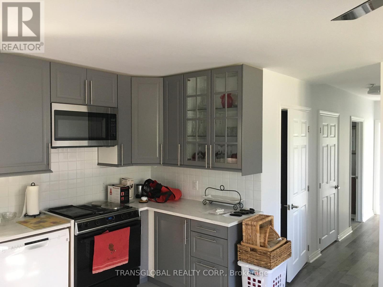 1035 METRO ROAD N