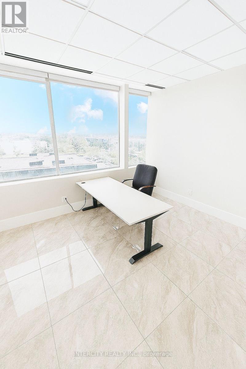 502 – 216 CHRISLEA ROAD