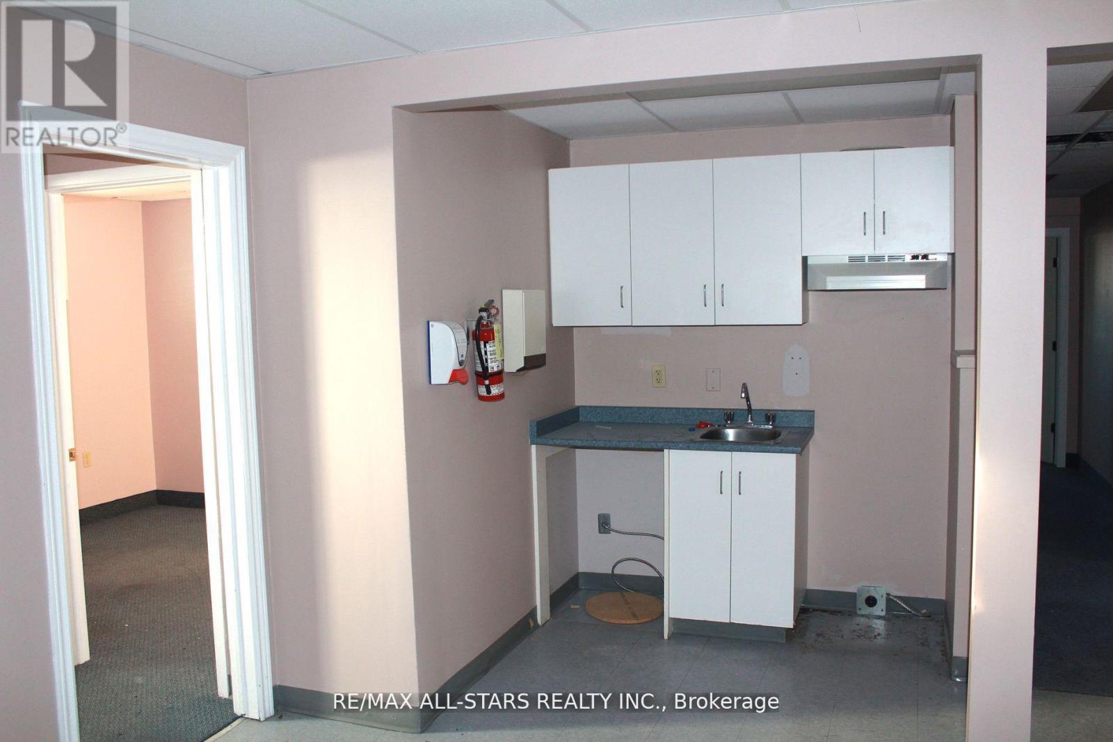 UNIT 2 B – 183 SIMCOE AVENUE