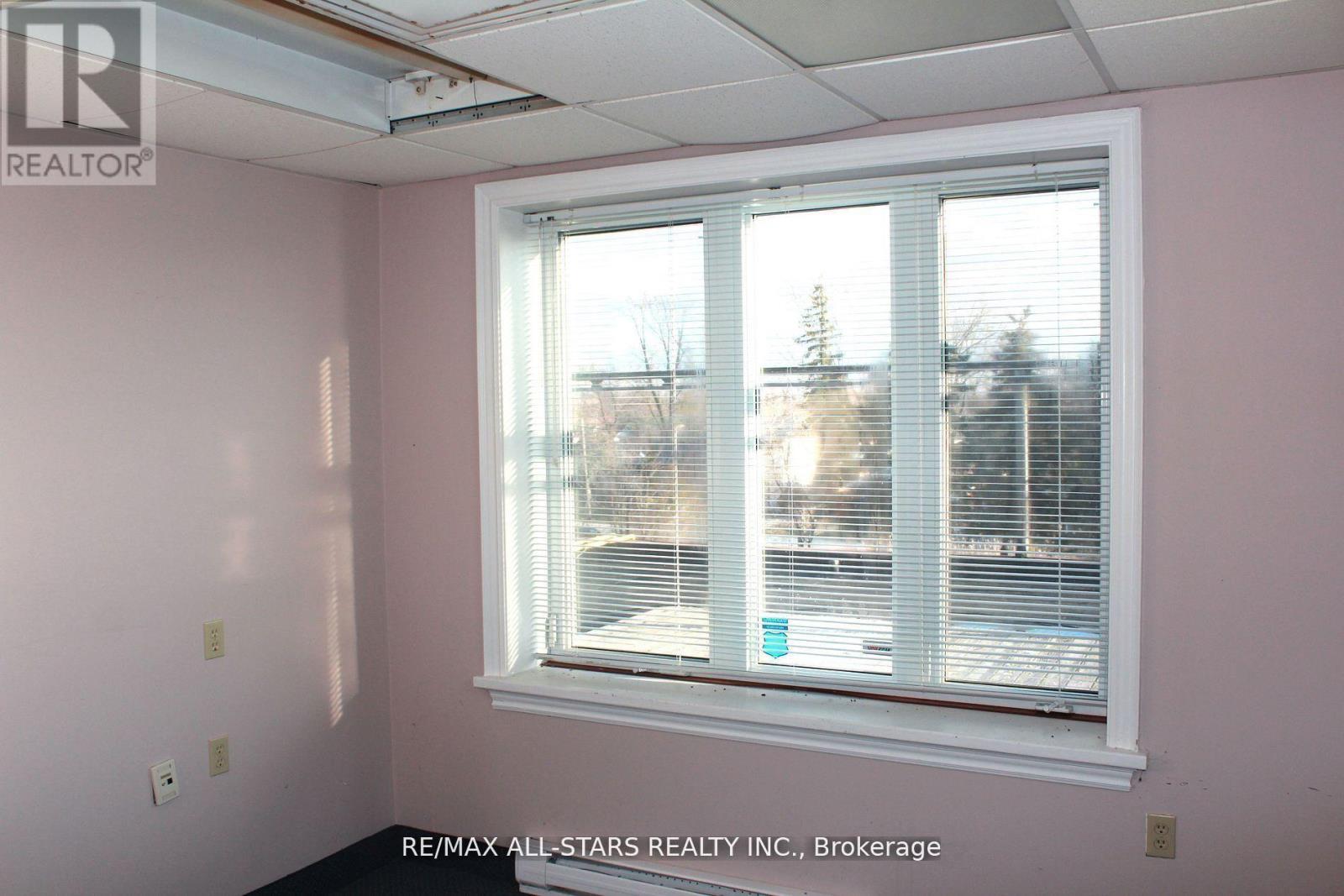UNIT 2 B – 183 SIMCOE AVENUE