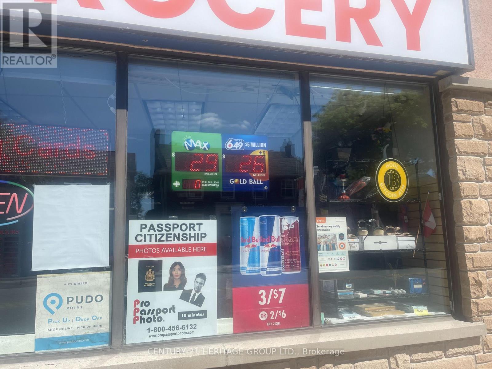 1 – 14 WELLINGTON STREET E