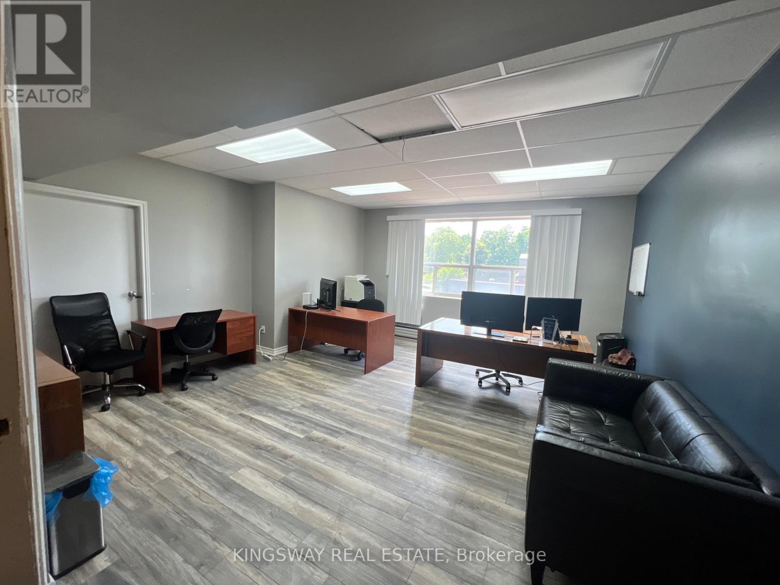 208 – 10212 YONGE ST STREET