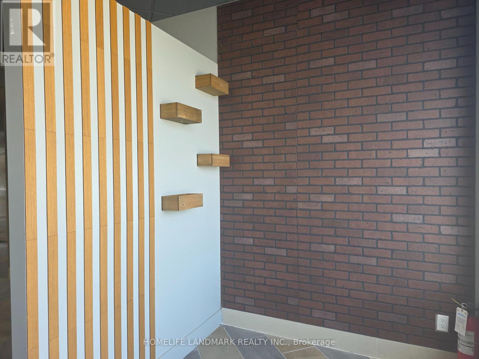 5 – 10066 BAYVIEW AVENUE