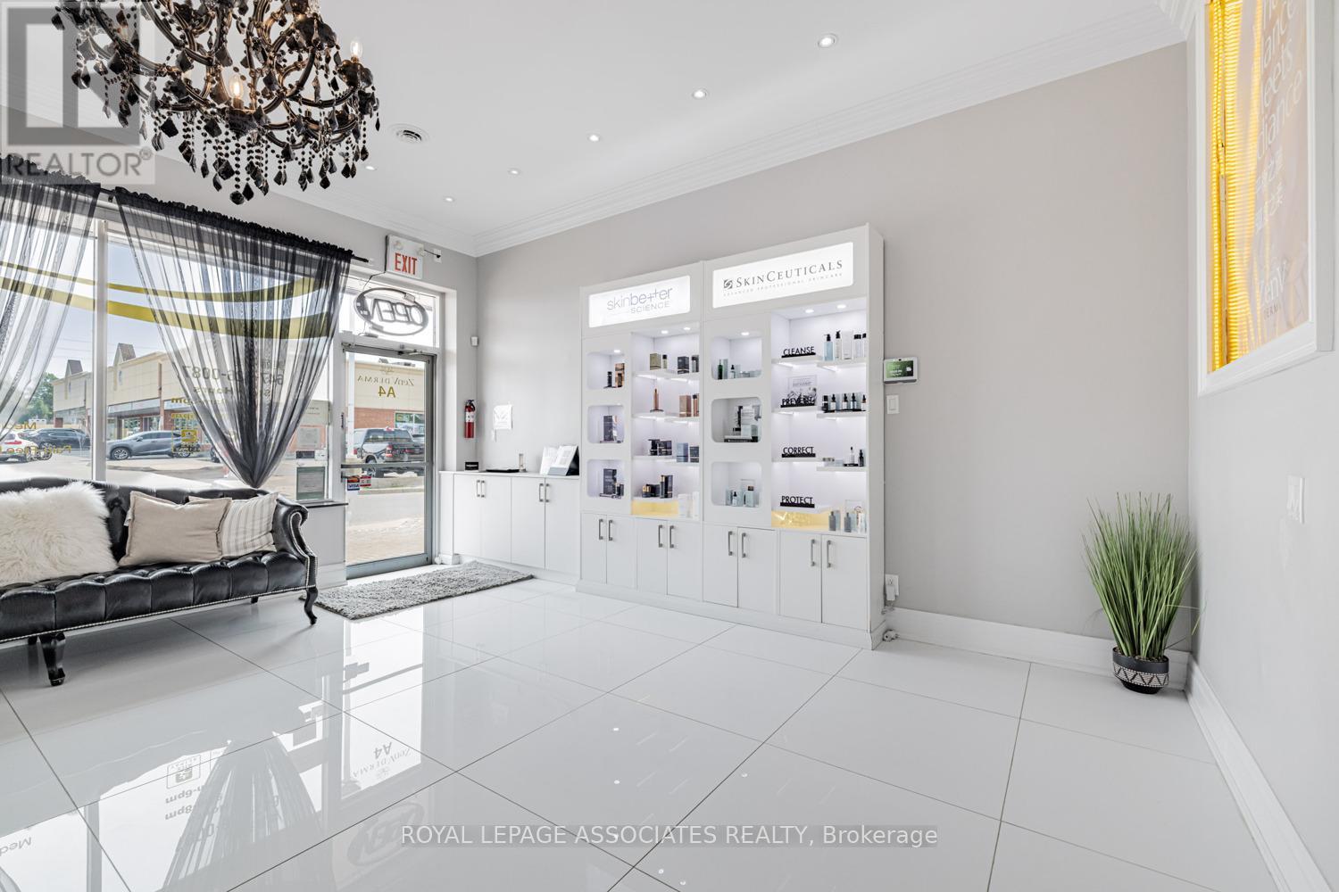 4A – 1390 MAJOR MAKENZIE DRIVE E