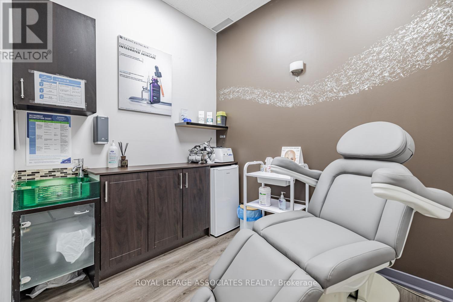 4A – 1390 MAJOR MAKENZIE DRIVE E