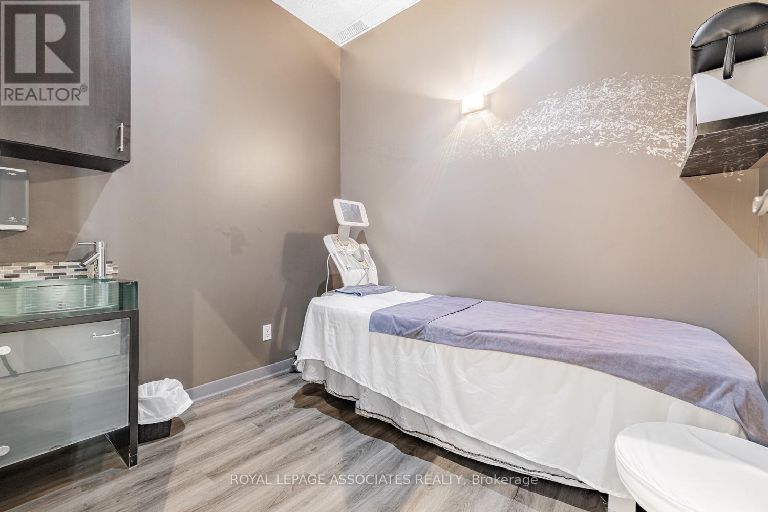 4A – 1390 MAJOR MAKENZIE DRIVE E