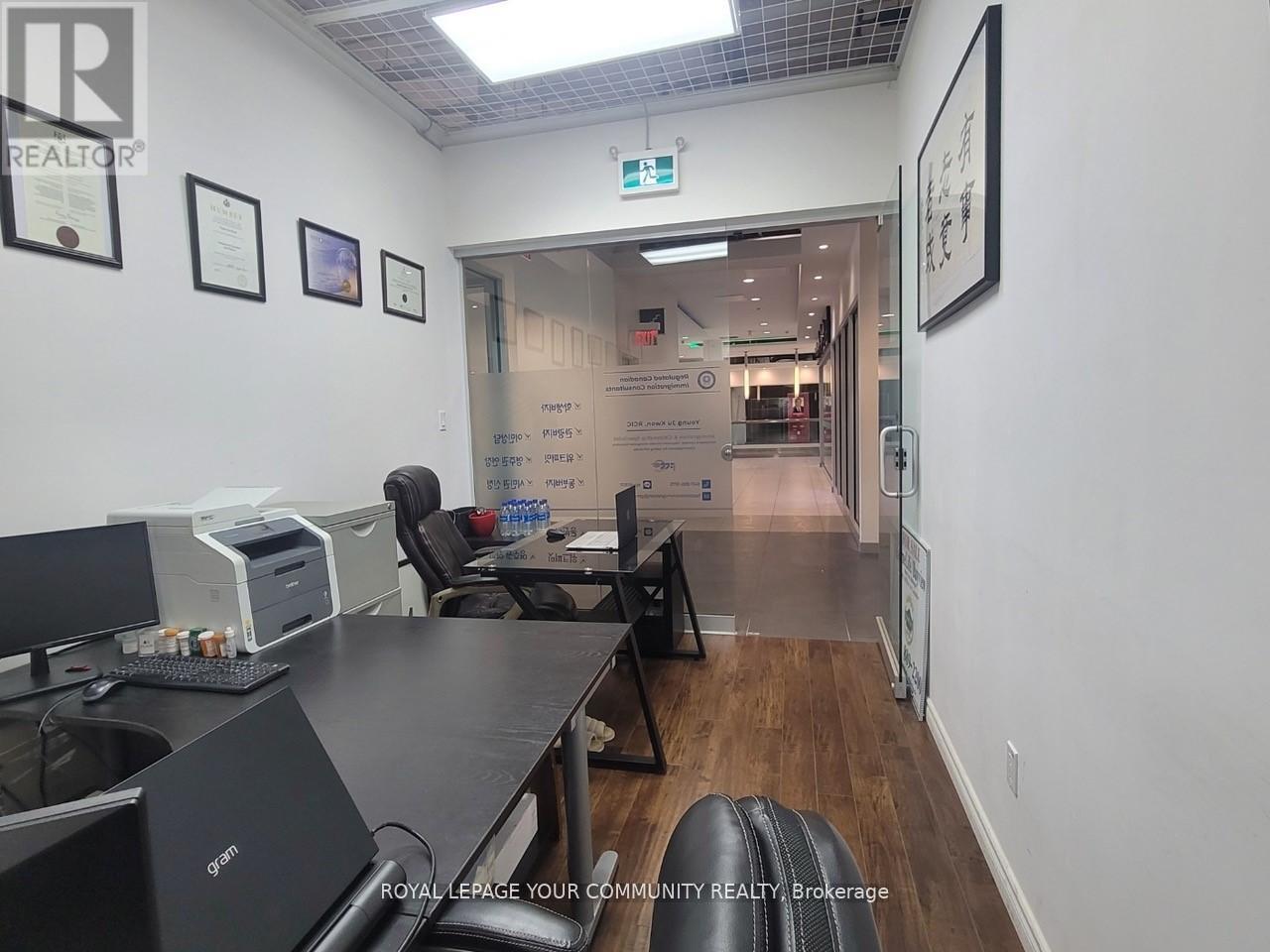 204 – 7181 YONGE STREET