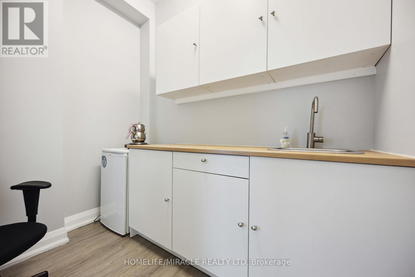 8 – 8888 KEELE STREET