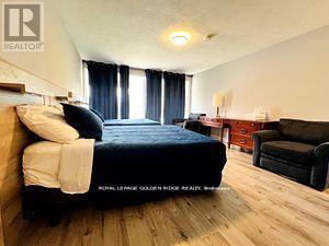 15 LAKE DRIVE N