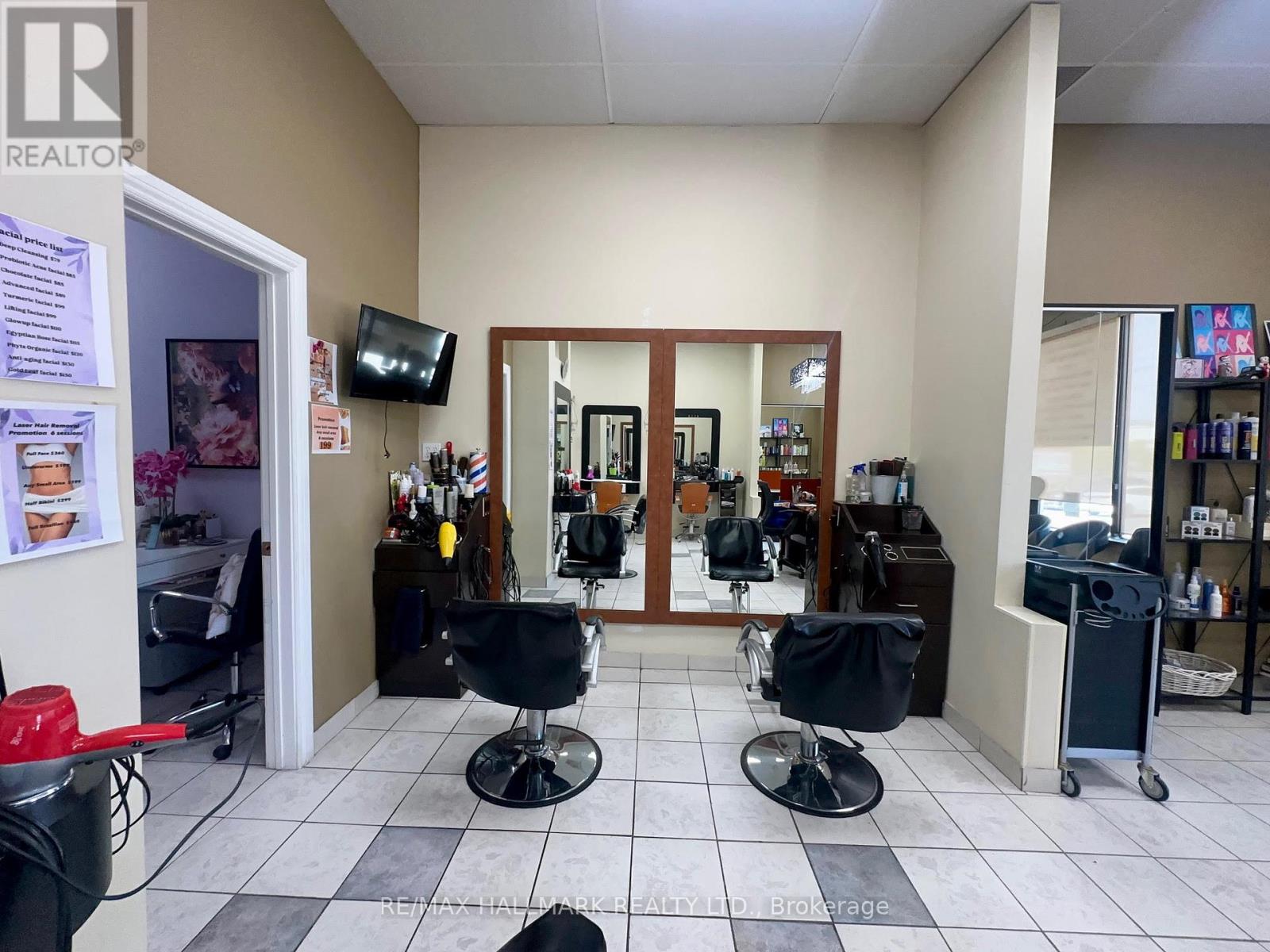3 – 15461 YONGE STREET