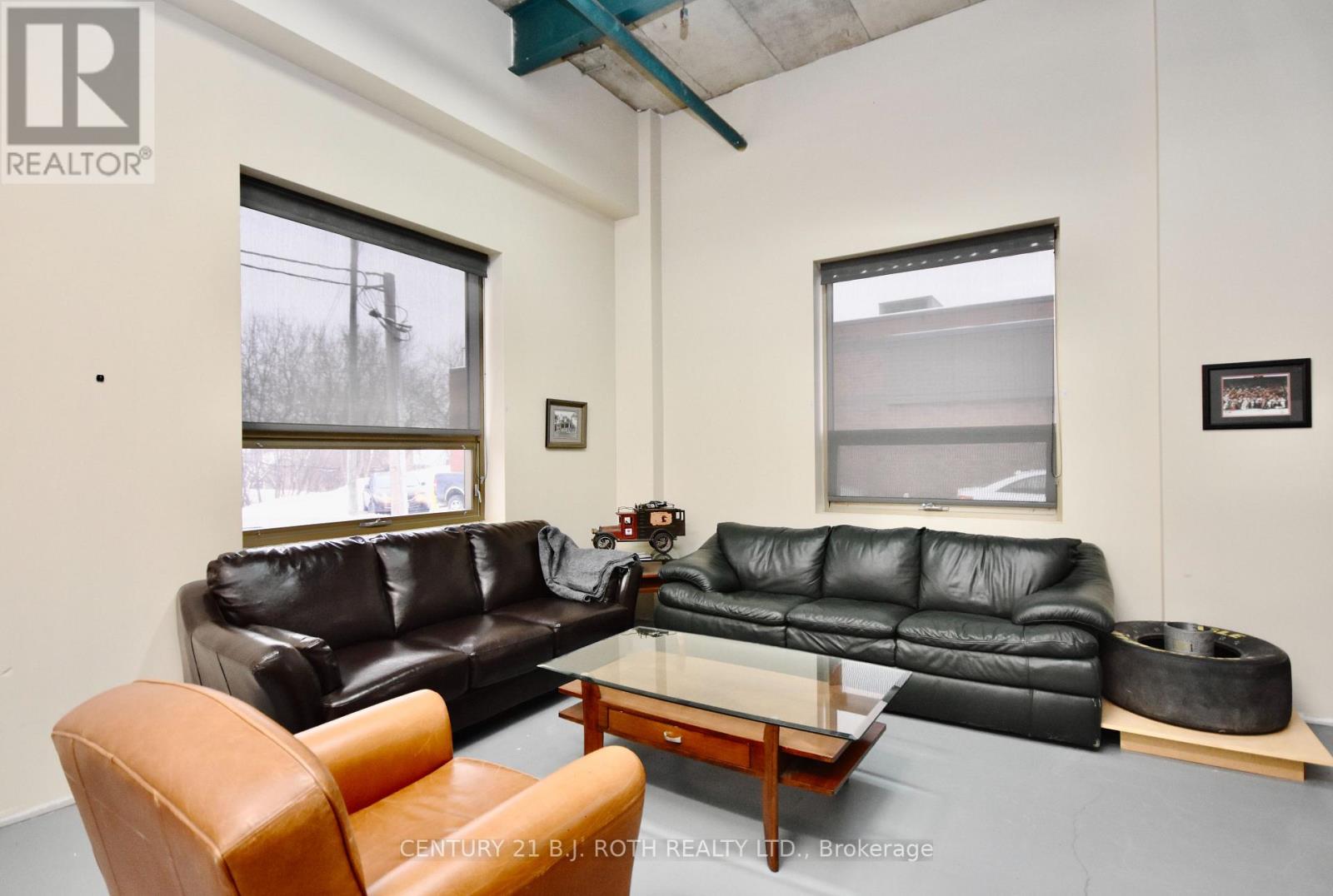31 COLBORNE STREET E
