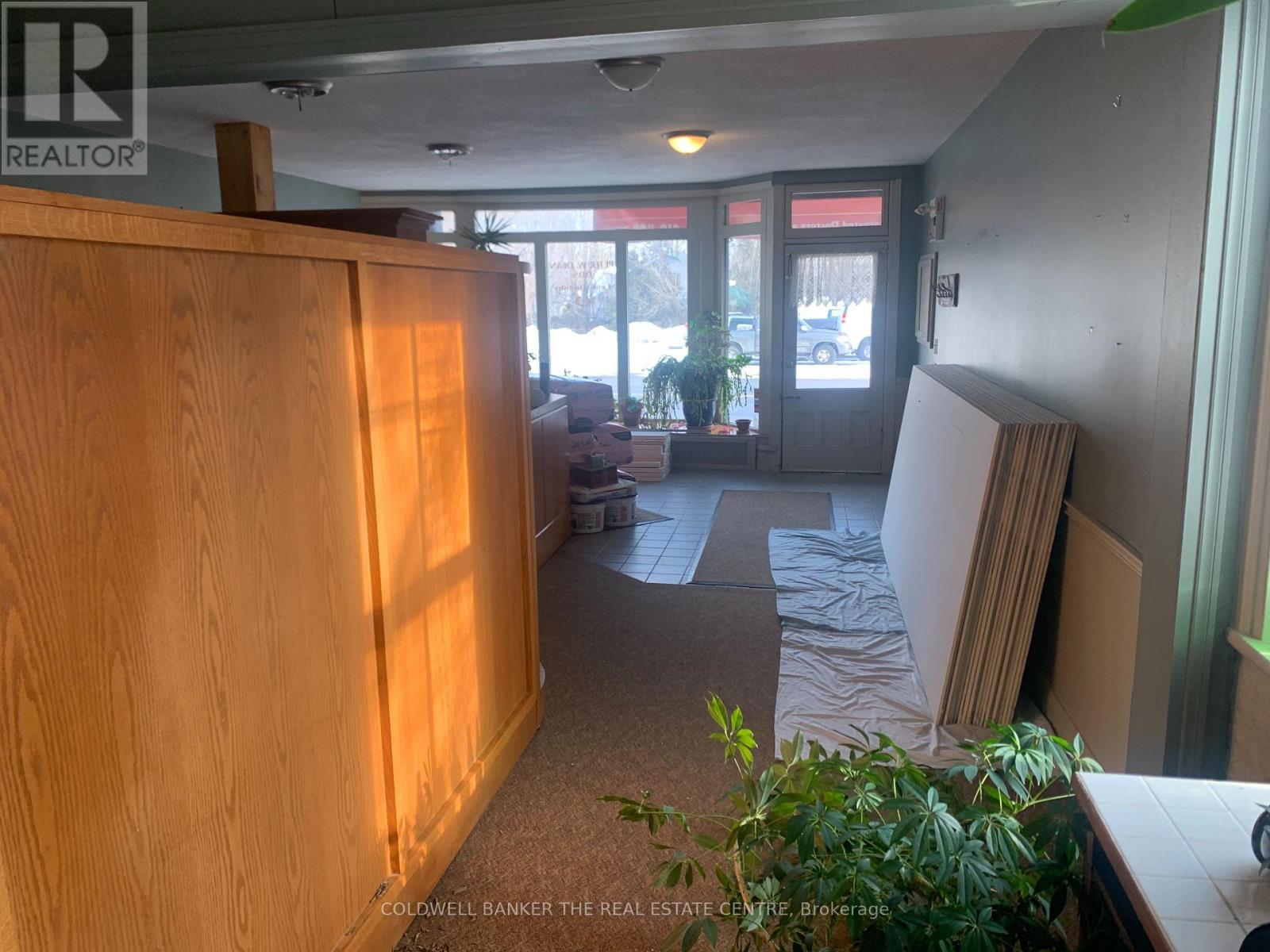 UNIT #1 – 4570 PENETANGUISHENE ROAD